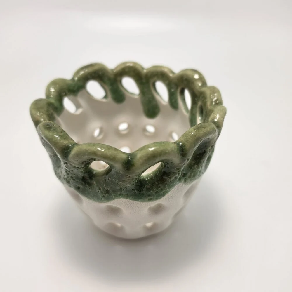 Cache pot ajouré vert et blanc
