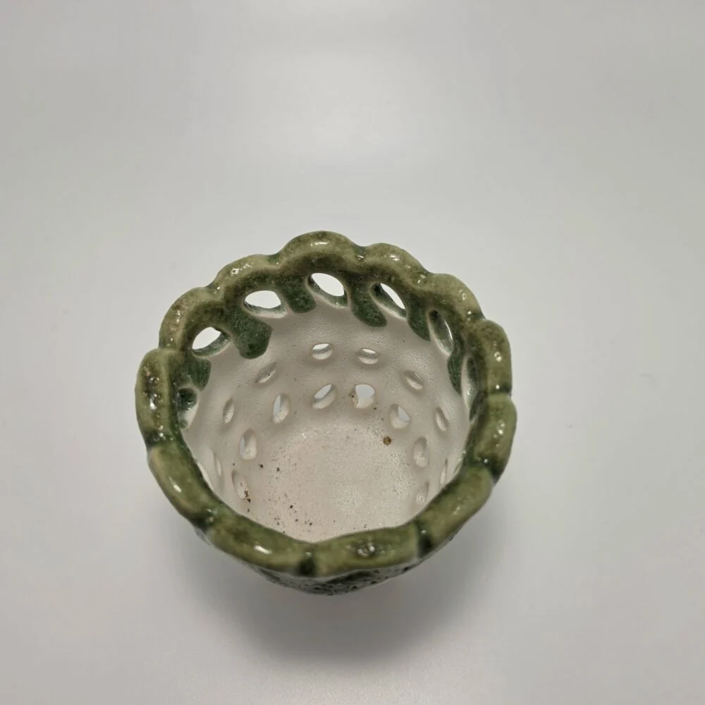Cache pot ajouré vert et blanc