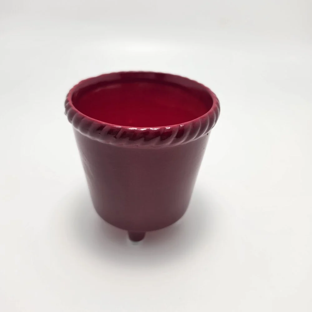 Cache pot sur pieds