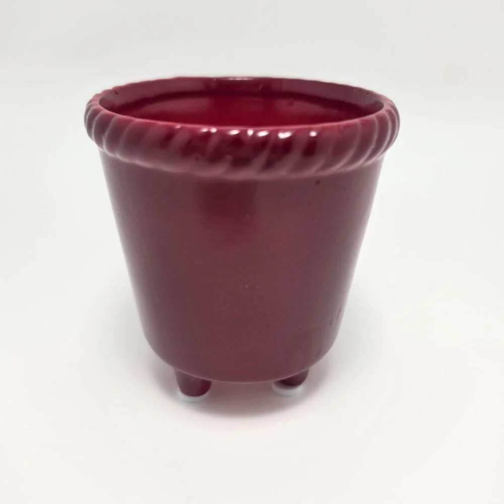 Cache pot sur pieds